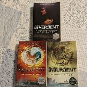 Divergent books